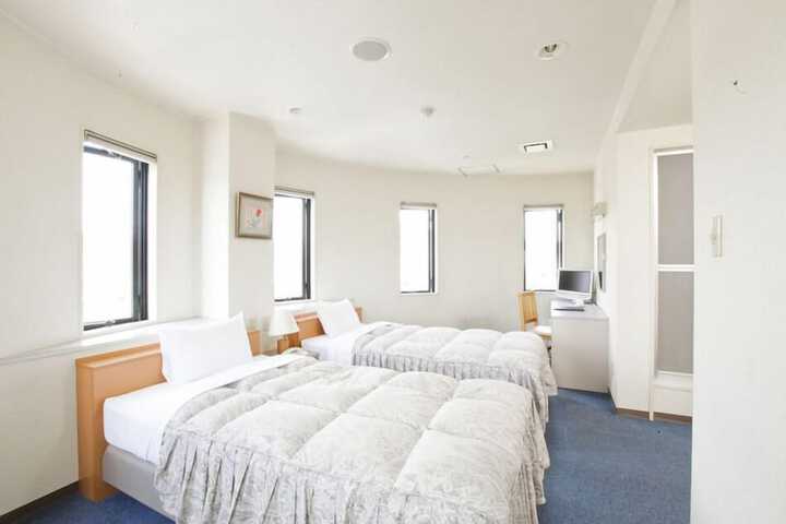 Room 4 of 30