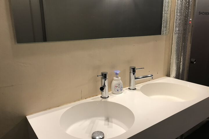 Room 107 of 139