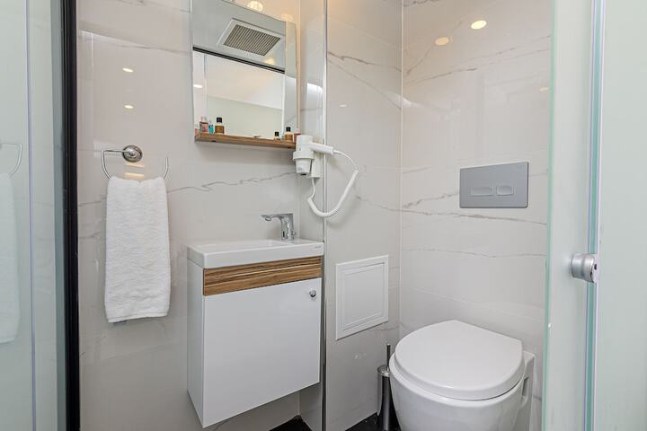 Room 14 of 26