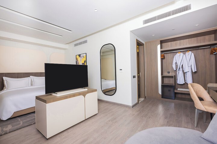 Room 9 of 65