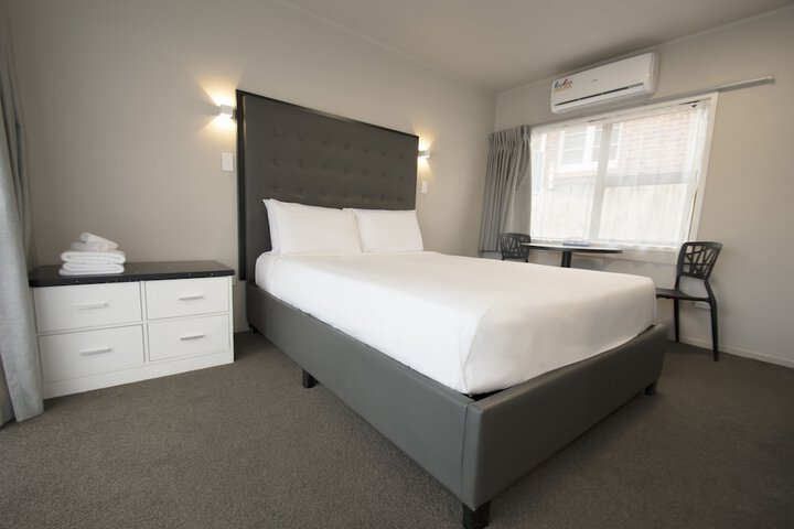 Room 9 of 31