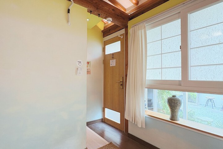 Room 21 of 105