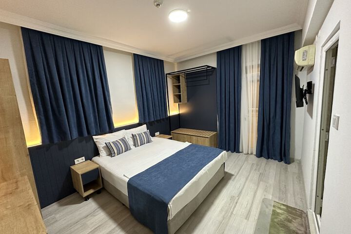 Room 8 of 22