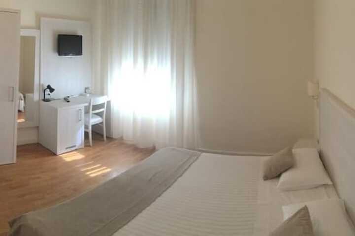 Room 16 of 42