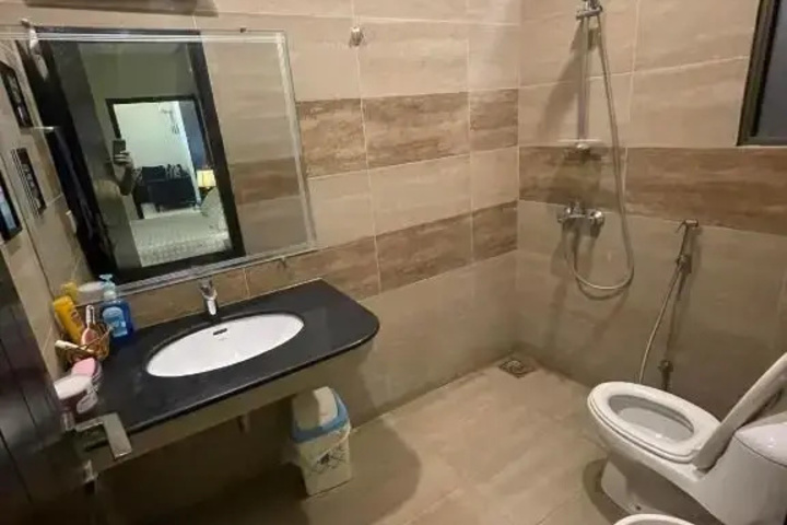 Room 7 of 11