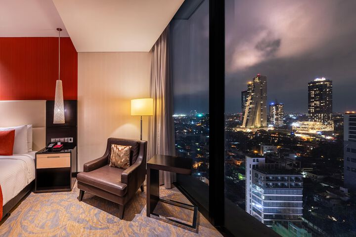 Room 26 of 100