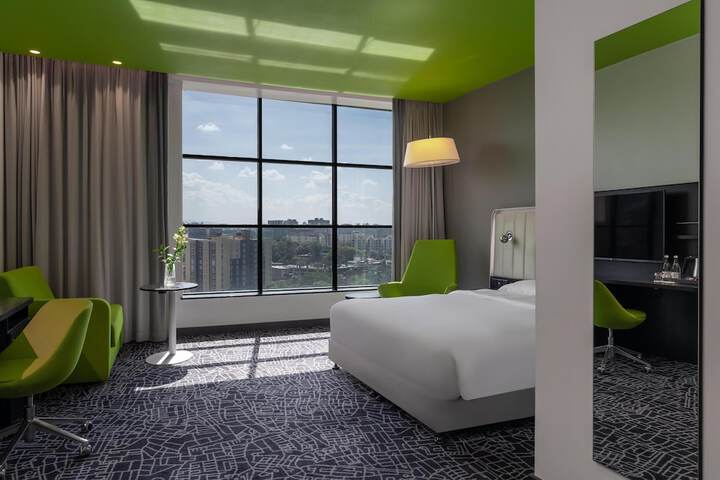 Room 12 of 84
