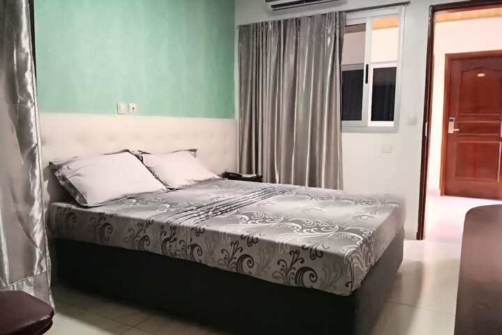 Room 6 of 20