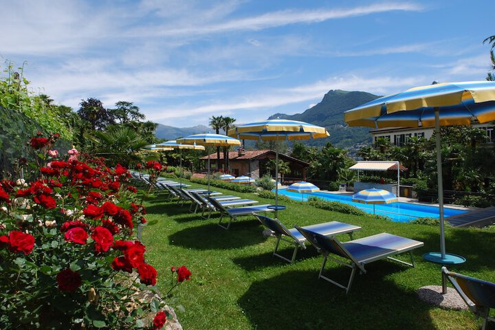 Hotel Exterior 44 of 59