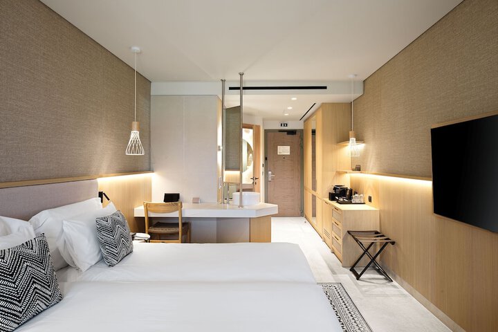 Room 14 of 154