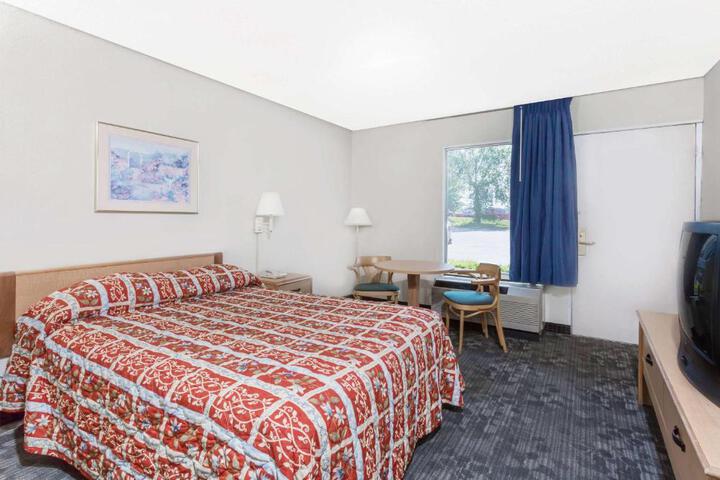 2 Double Beds (2 of 10)