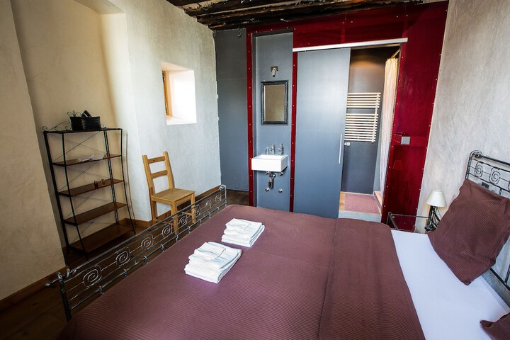 Room 8 of 72