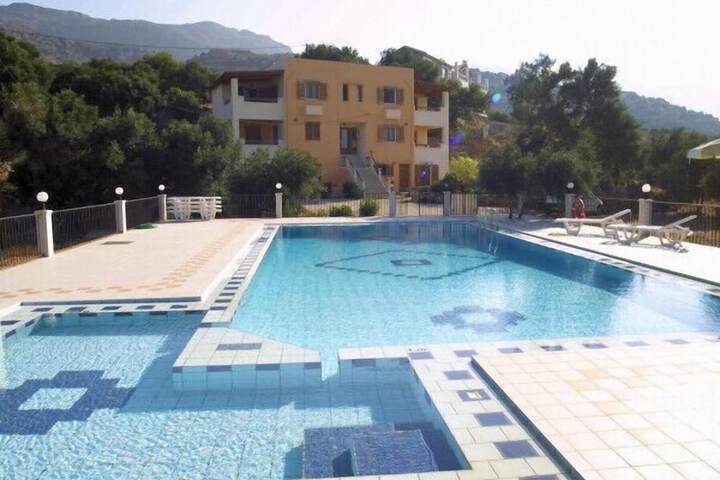 Hotel Pool