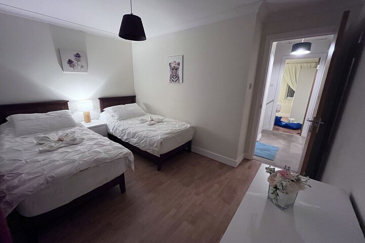 Room 10 of 35