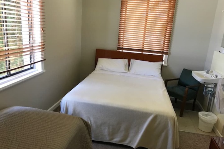 Room 13 of 38