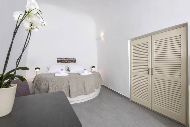 Room 5 of 73