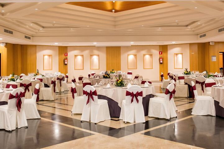 Ballroom/Hall 38 of 78