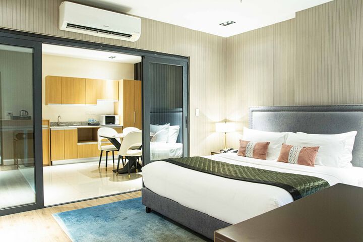 Room 10 of 34