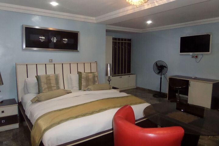 Room 18 of 24