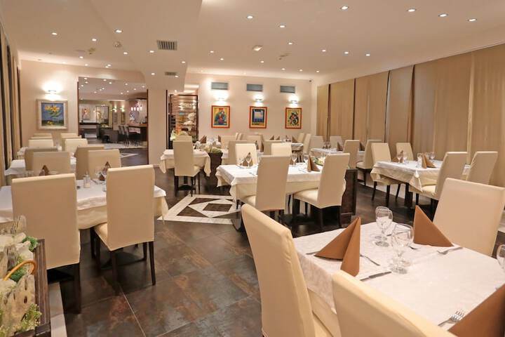 Dining Photos