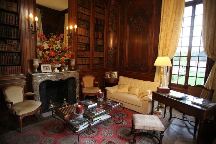 Guest Lobby