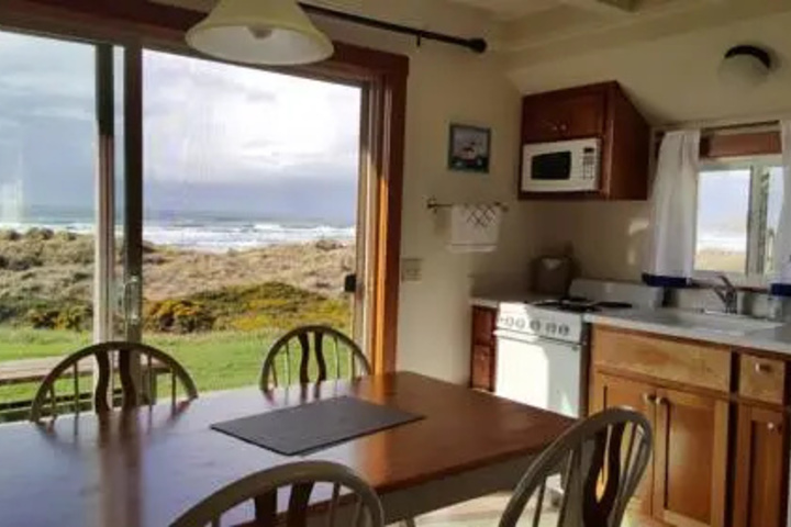 Exterior of Windermere on the Beach