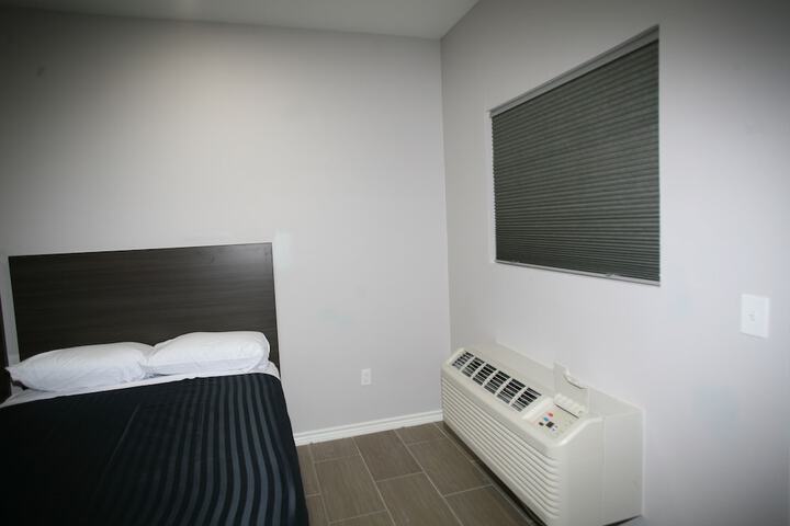 Room 8 of 21
