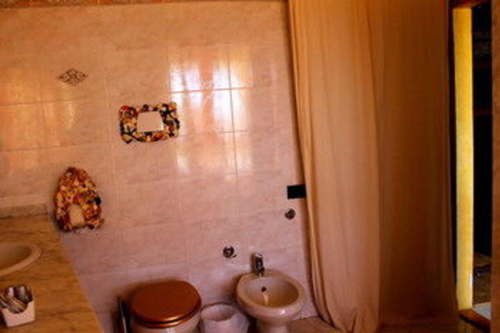 Room 6 of 191