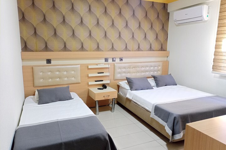 Room 6 of 20