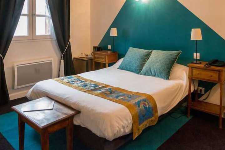 Room 11 of 21