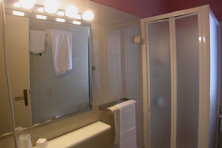 Room 29 of 65