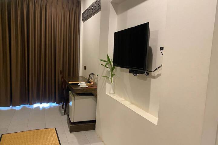 Room 141 of 298