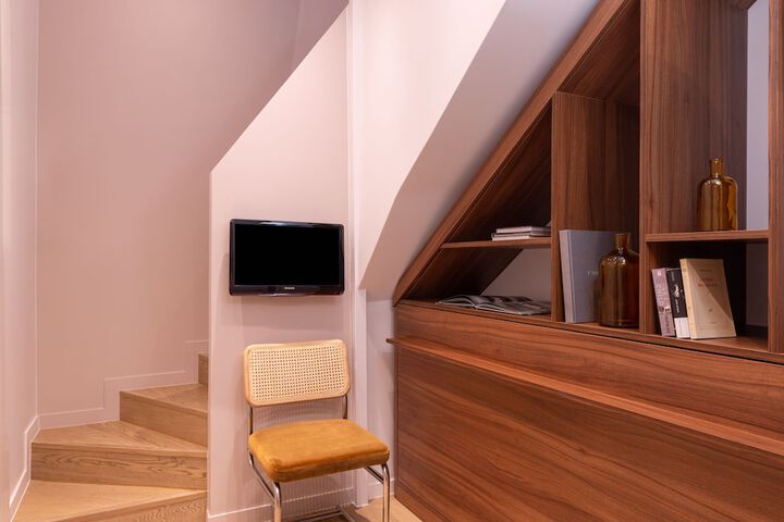 Room 15 of 34