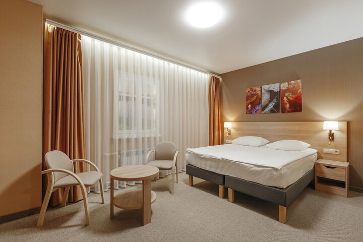 Room 16 of 43