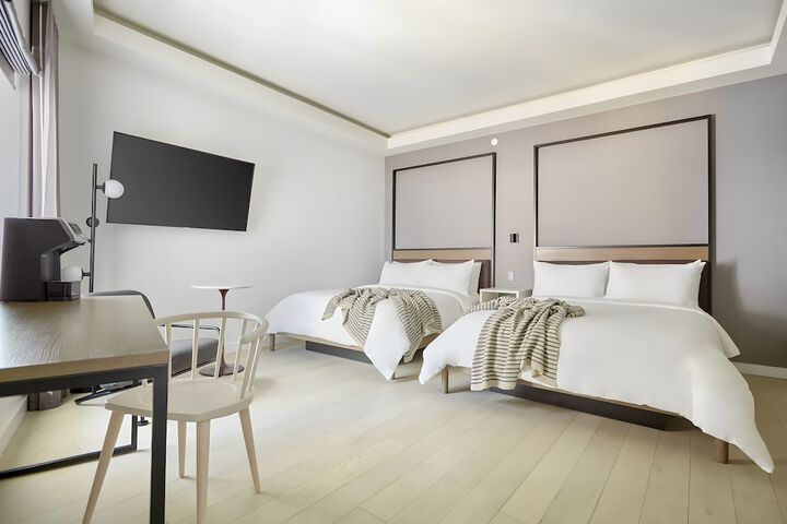 Room 16 of 47