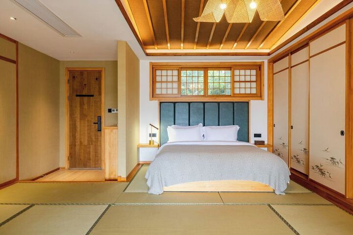 Room 48 of 259