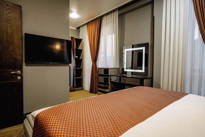 Room 17 of 68