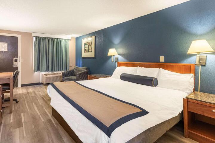 2 Double Beds (4 of 5)