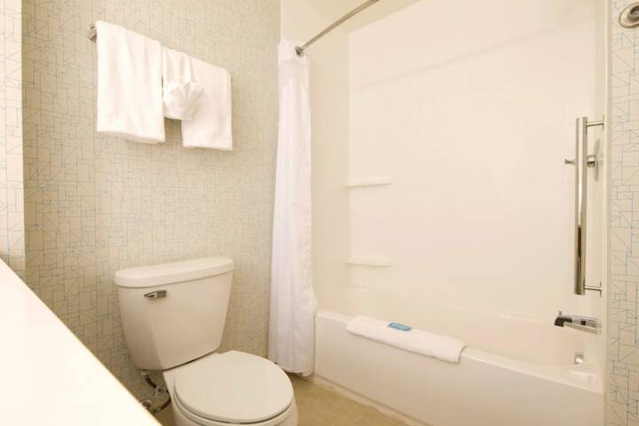 Room 10 of 34