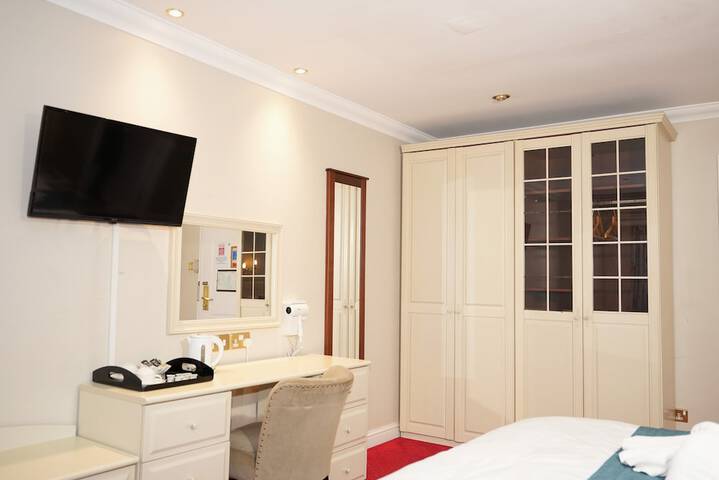 Room 29 of 68
