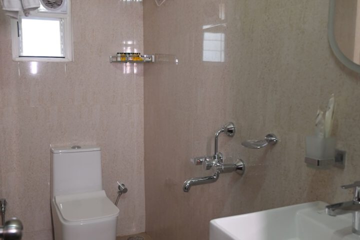 Room 18 of 21