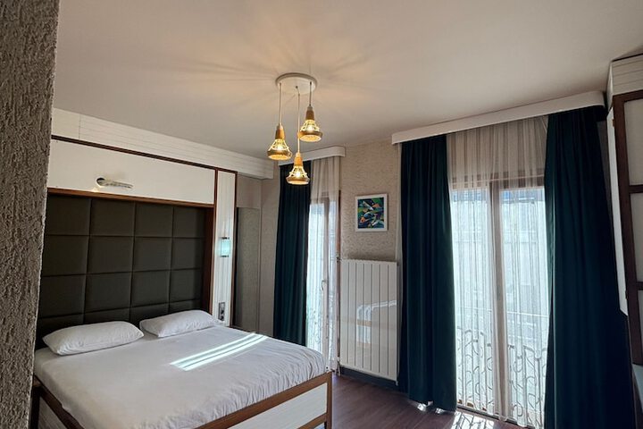 Room 13 of 40