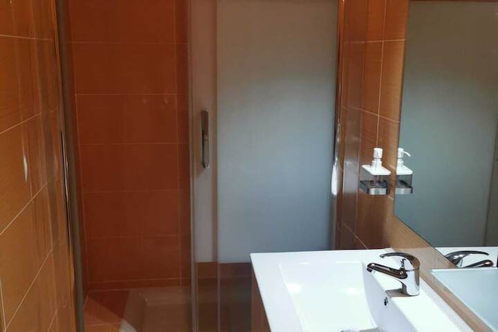 Room 49 of 76