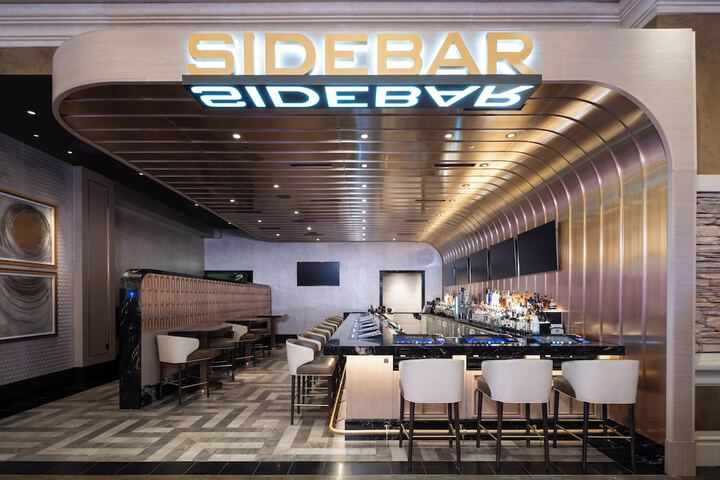 Poolside bar