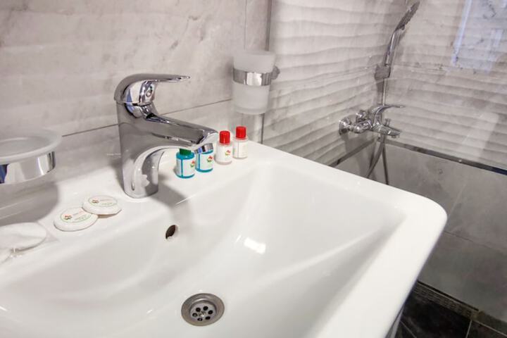 Room 43 of 77
