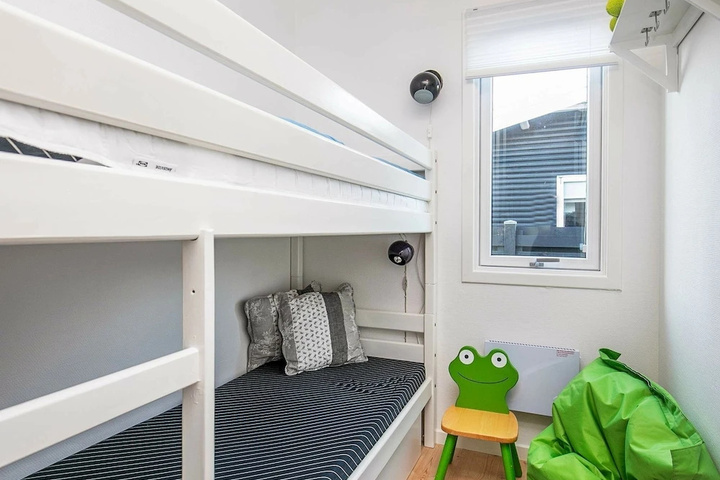 Room 3 of 12
