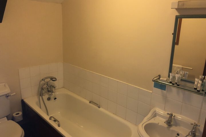 Room 16 of 30