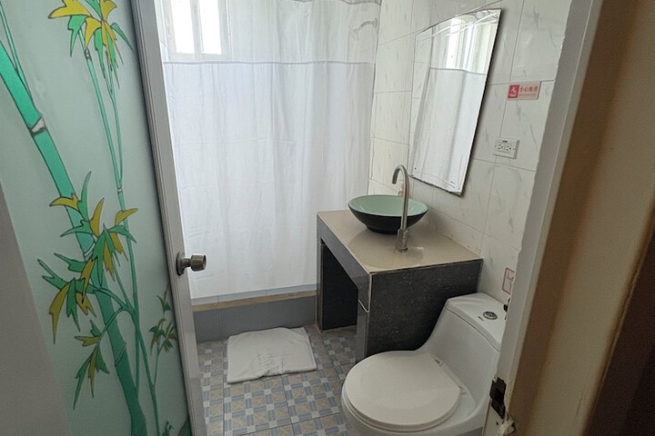 Room 17 of 31