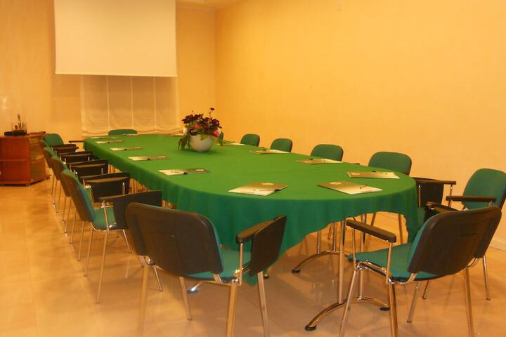 Business Center 45 of 48
