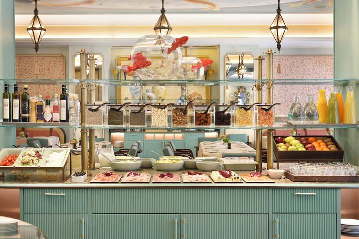 Breakfast area